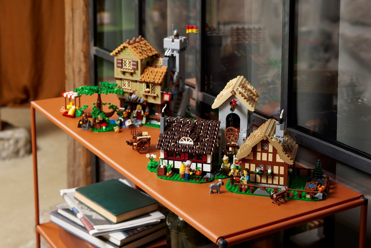 Medieval Town Square | 10332 | Icons