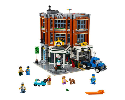 Corner Garage | 10264 |Creator