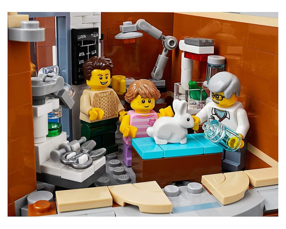 Corner Garage | 10264 |Creator