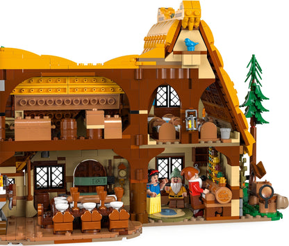 Snow White and the Seven Dwarfs' Cottage | 43242 | Disney